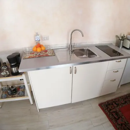 San Lorenzo Apartment *